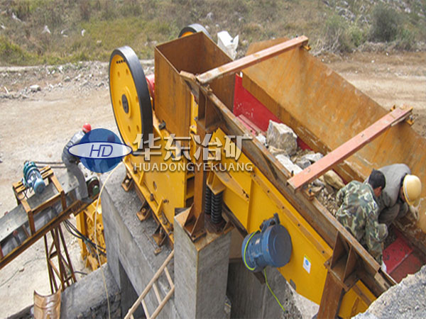 顎式破碎機(jī)生產(chǎn)現(xiàn)場(chǎng)